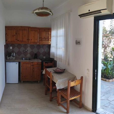 Alexandra'S Apartments Acharavi  Bagian luar foto